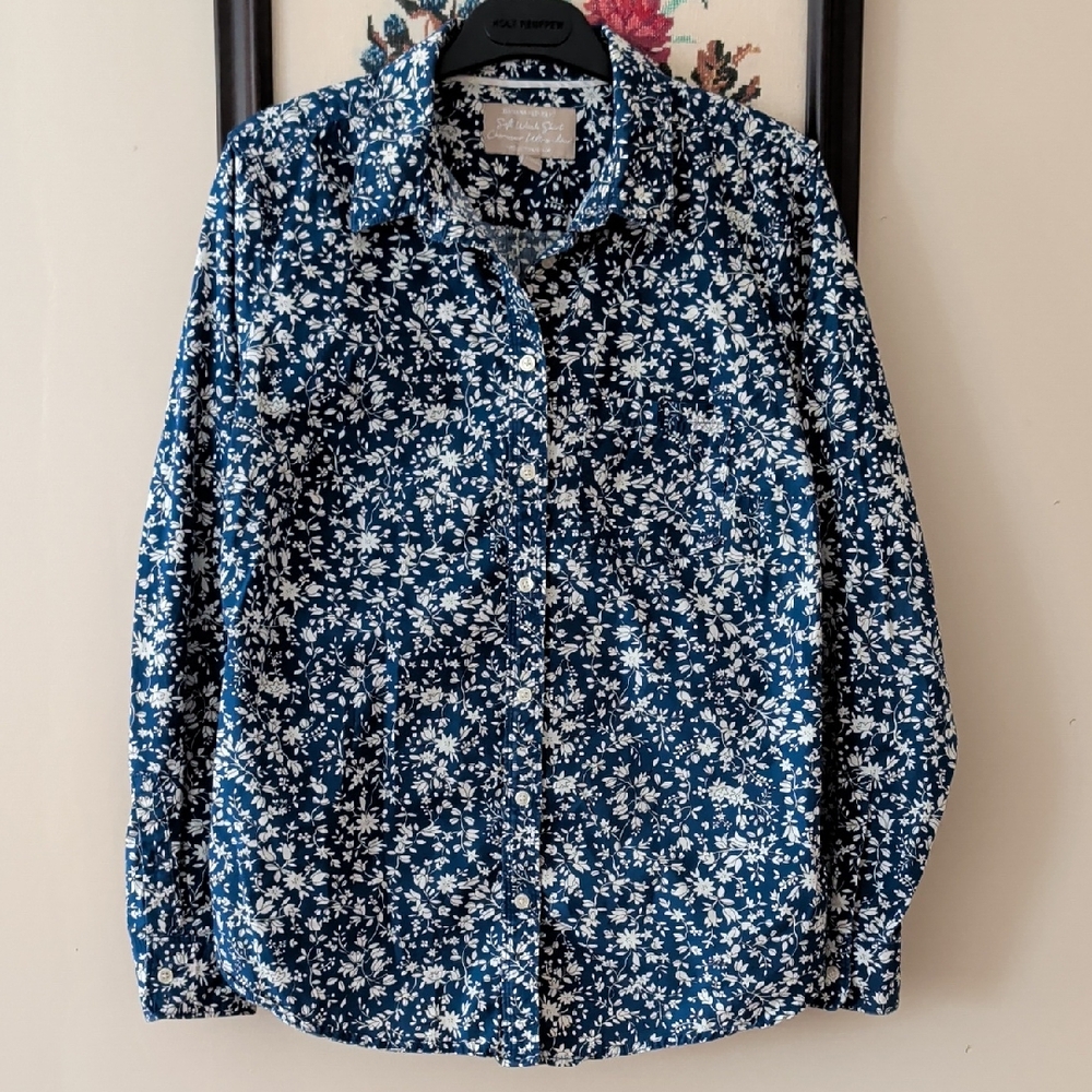 Banana Republic Blue Floral Button-Up Shirt